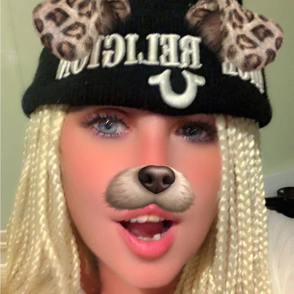 #101 Wig braids - Picture 1 of 8